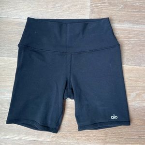 Alo bike shorts